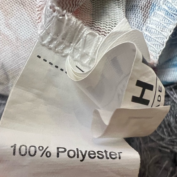 NWOT Floral Mesh Top! - Picture 15 of 15